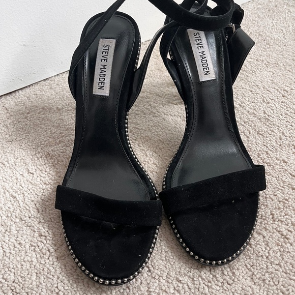 Leather Sandals - Picture 1 of 3